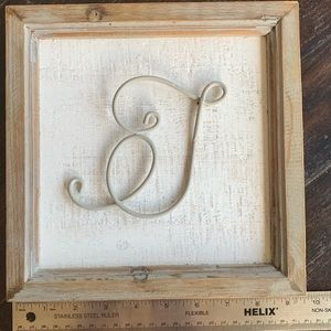 🌸3/$12 Letter T Picture